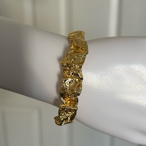 Amber Sceats Gold-Plated Brass Crushed Cuff - Picture 2 of 7